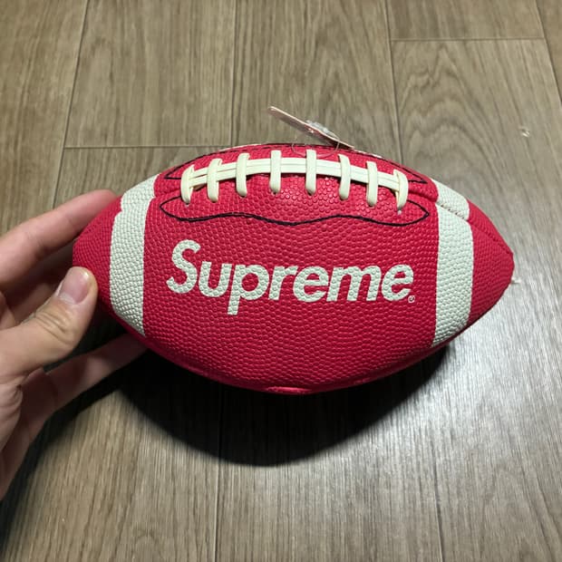 슈프림 미니 풋볼 럭비공