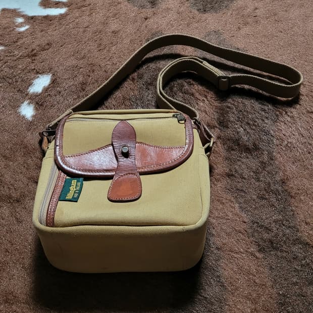 영국 빌링햄 메신저백