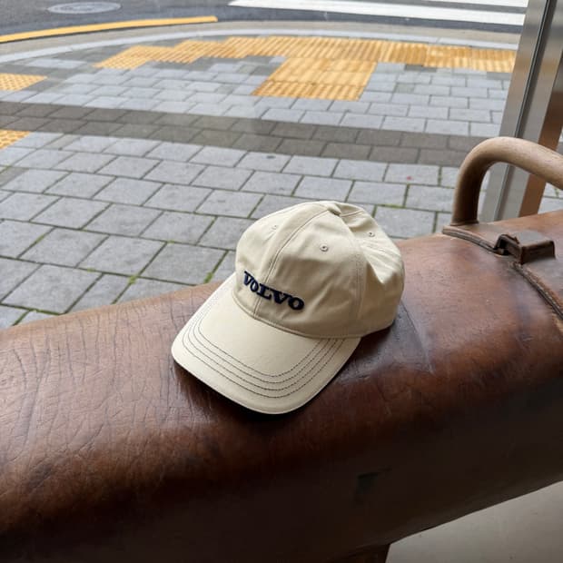 볼보 아이보리 볼캡