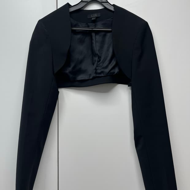COS 블랙 볼레로 자켓