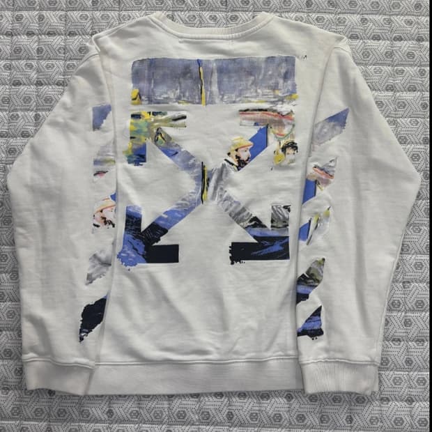 오프화이트 화살표 맨투맨 100