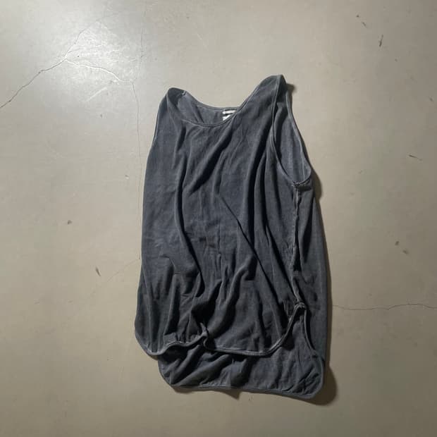  KZ Atelier Sleeveless Layered Cut Top