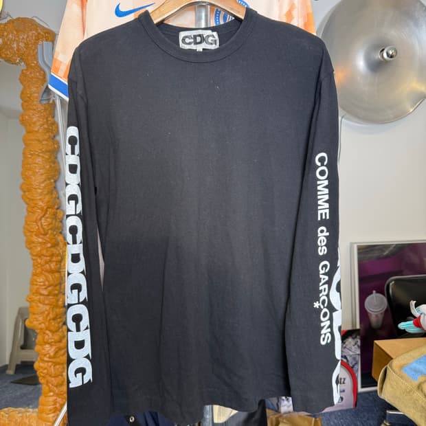 꼼데 레터링 롱슬리브 셔츠 