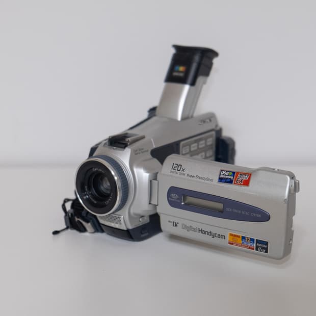 소니 빈티지 캠코더 DCR-TRV18