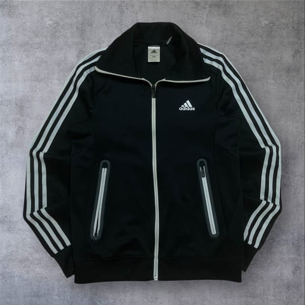 아디다스 스몰 로고 사이드 라인 블랙 트랙탑