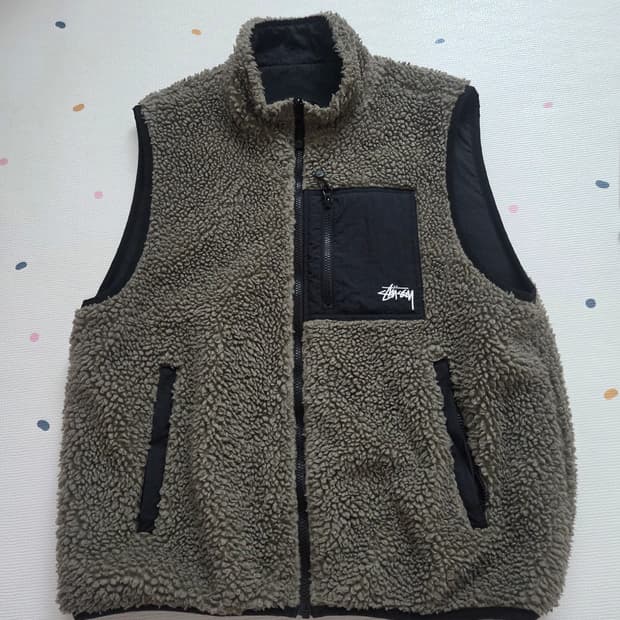 스투시 쉐르파 리버시블 베스트 스톤 L