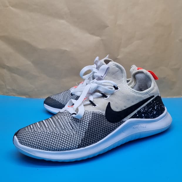 나이키 프리 TR8 런닝화245 