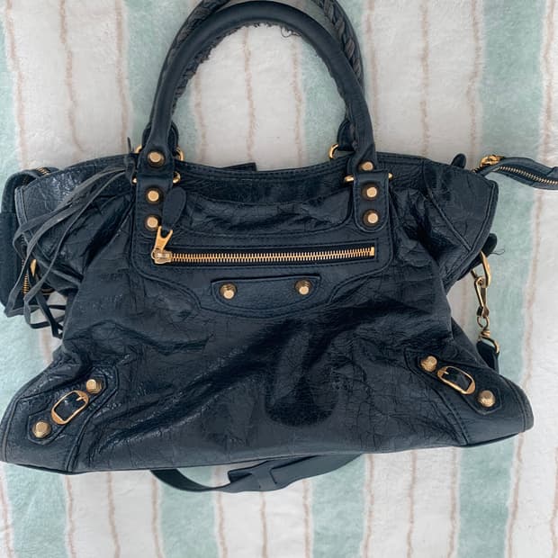 사진 추가용 발렌시아가