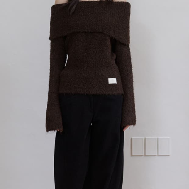 아수라) 코지 오프숄더 니트