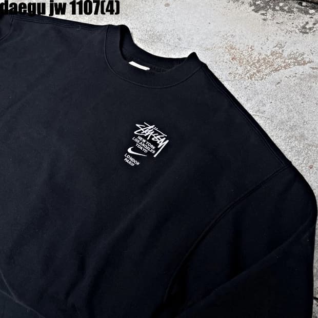 나이키 스투시 맨투맨 