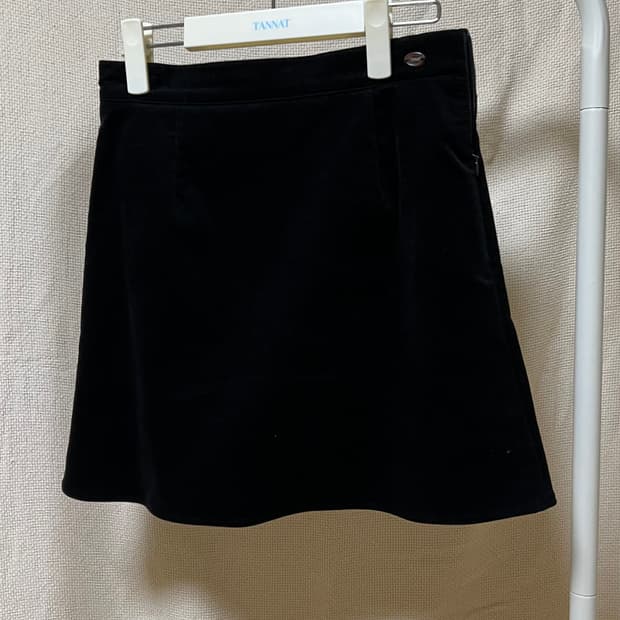 타낫 볼륨 벨벳 스커트 