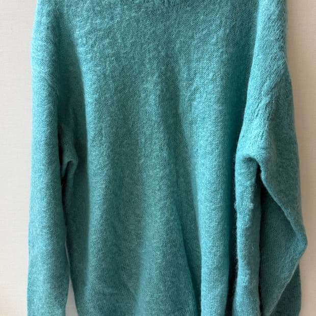 오라리(Auralee) 모헤어 니트 사이즈 4 팝니다.