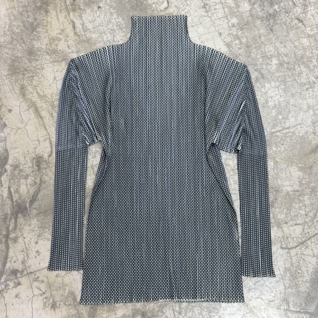 플리츠플리즈 도트 하이넥 플리츠 탑