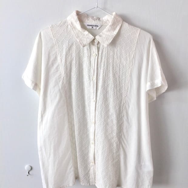 모리걸 하구미 자수 린넨 아이보리 반팔 블라우스 