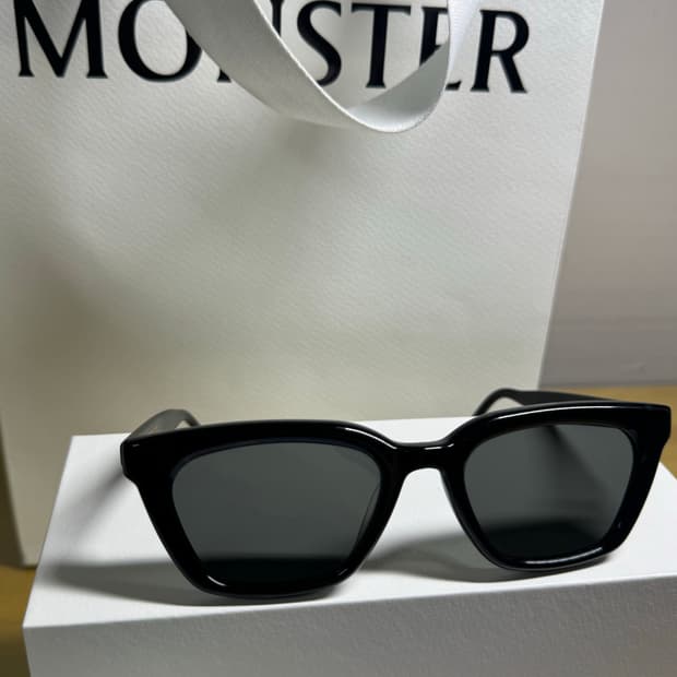 젠틀몬스터 HUE 휴이 (풀박스,새컨디션급)