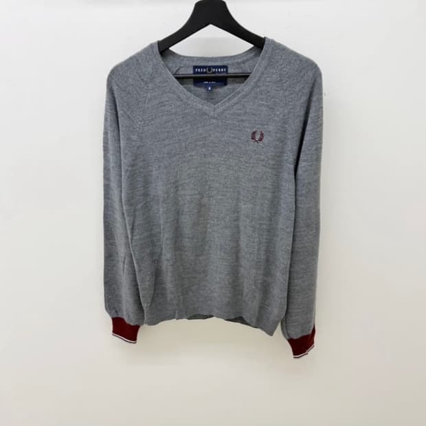 [S] 꼼데가르송 셔츠라인 x 프레드페리 브이넥 니트