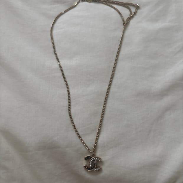 Chanel twoway necklace