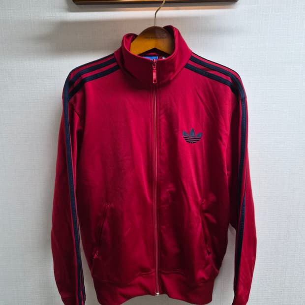 해외 M) 아디다스 파이어버드 버건디 트랙탑 져지 팝니다