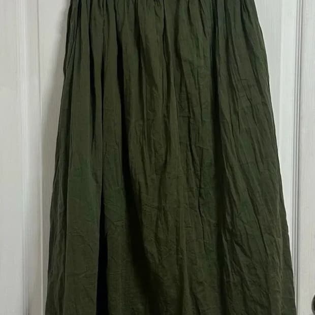 모리걸 밑단 레이스 포인트 카키 스커트