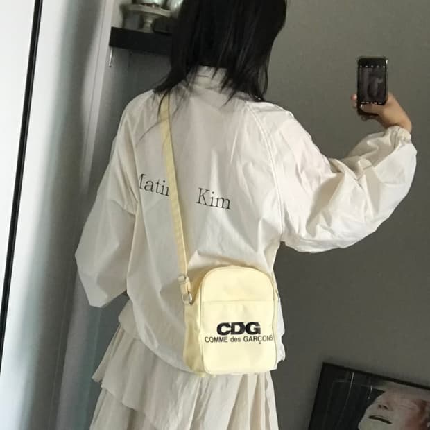 꼼데가르송 CDG 숄더백 아이보리