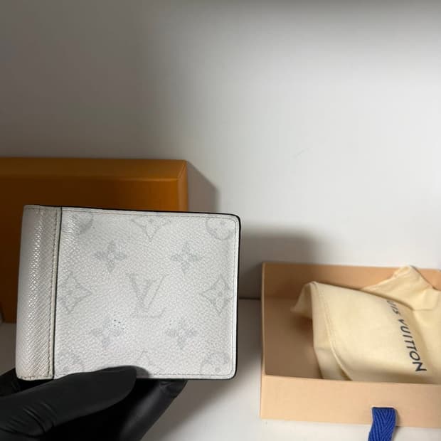 [정품/OS] 루이비통 멀티플 반지갑 한정색상