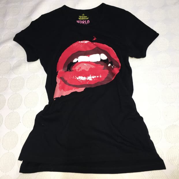 vivienne westwood red lip T-shirt
