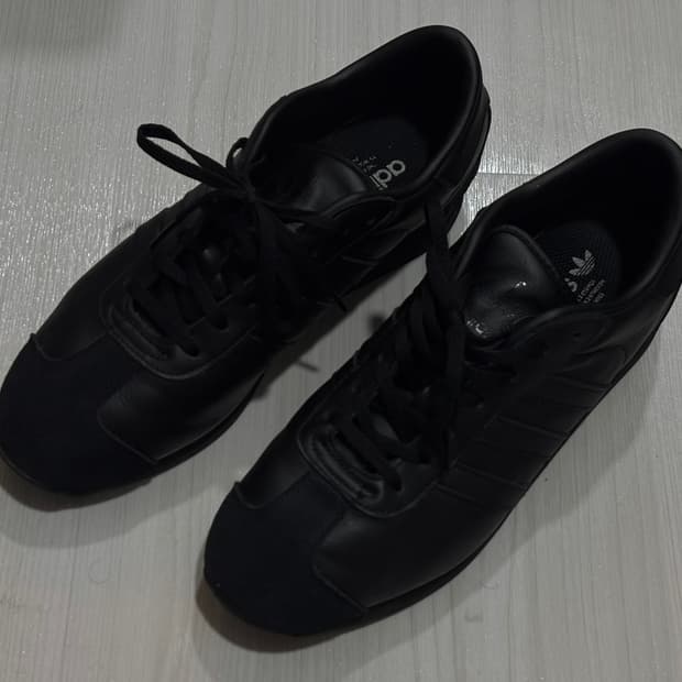 아디다스 컨트리 올블랙