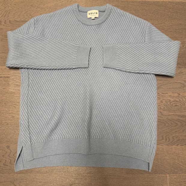 솔리드옴므 니트