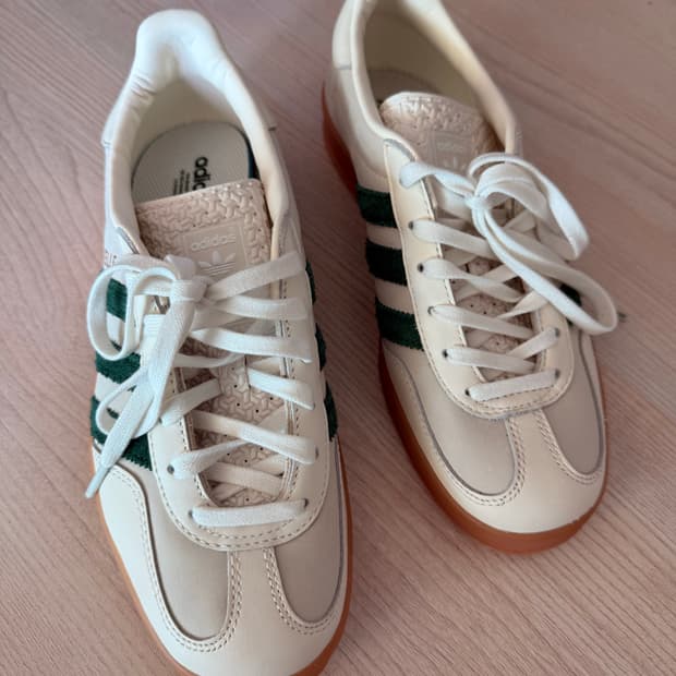 아디다스X에미 가젤 인도어 오프화이트 다크 그린 245mm 새상품 팝니다