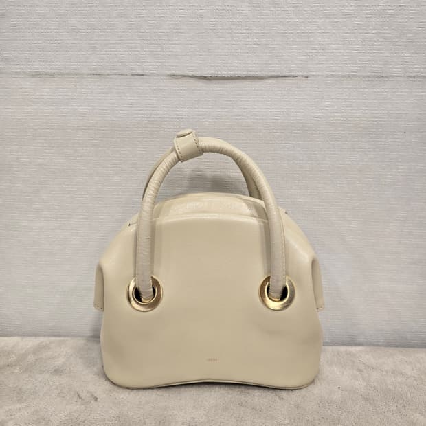 오소이 써클 브로트 미니 토트백 아이보리