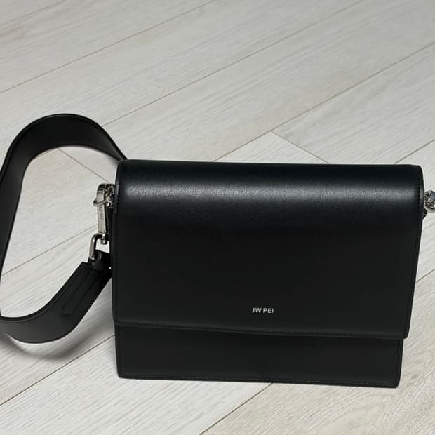 JW PEI mini flapbag 쥬페이 블랙 미니플랩백