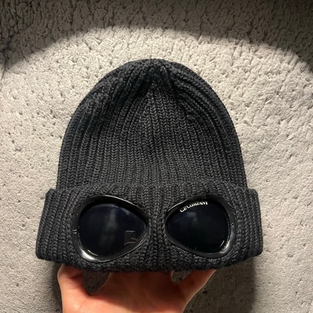 C.P.Company 블랙 비니