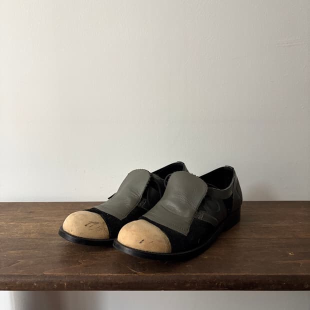 Leather Line Detail Shoes