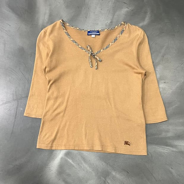  버버리 블루라벨 브이넥 롱슬리브 y14416