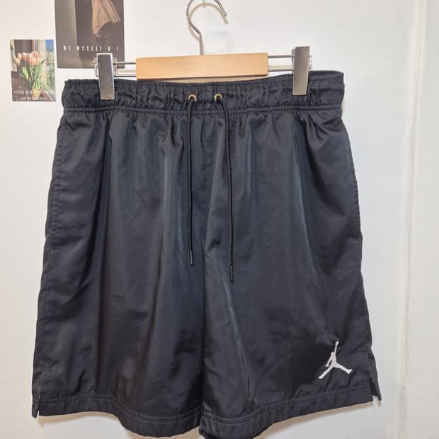 조던 스탠다드 핏 블랙 반바지XL
사이즈