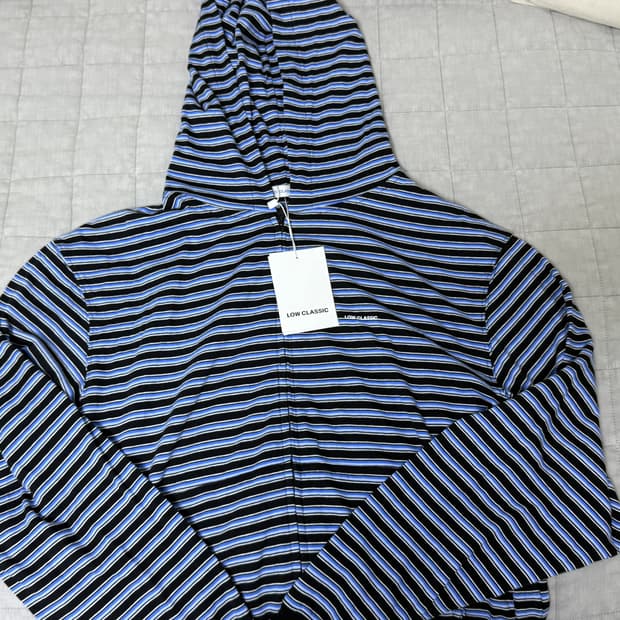 로우클래식 STRIPED ZIP-UP(택달림