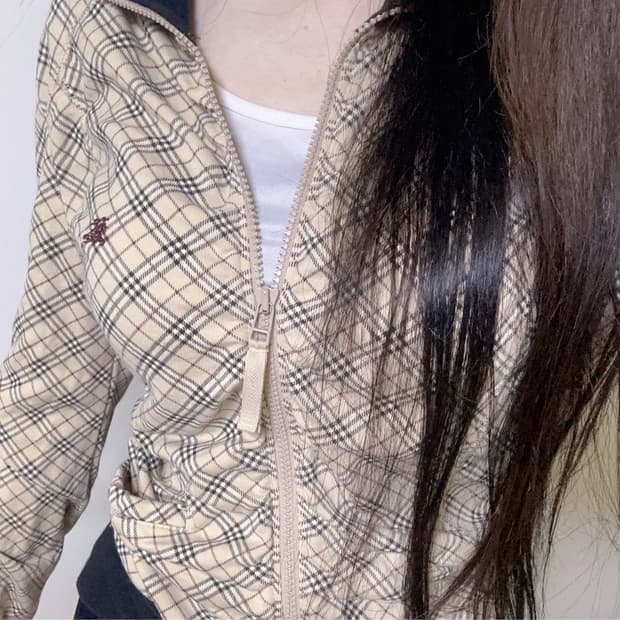 유일매물 버버리 블루라벨 딱붙핏 노바체크 집업 자켓 후드집업