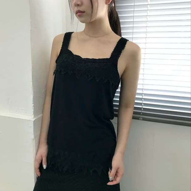 L’Armoire de Luxe 블랙 레이스 나시