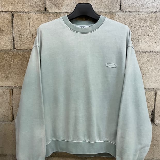 솔리드 옴므 피그먼트 다이드 맨투맨