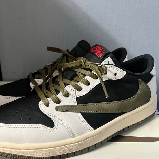 W290 나이키 트래비스스캇 미디움 올리브