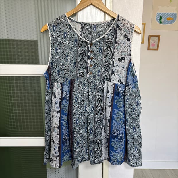 블루 패턴 슬리브리스 