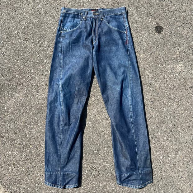 리바이스 엔지니어드 진