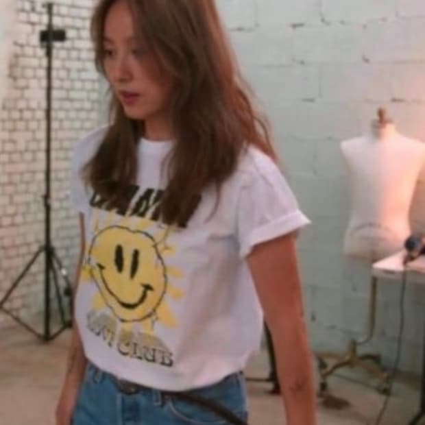 [XS] 가니 이효리 유리 착용 러브 클럽 티셔츠 브라이트 화이트 옐로우