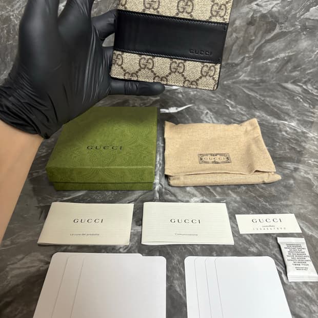 (새상품급) 구찌 GG 슈프림 반지갑 베이지 에보니