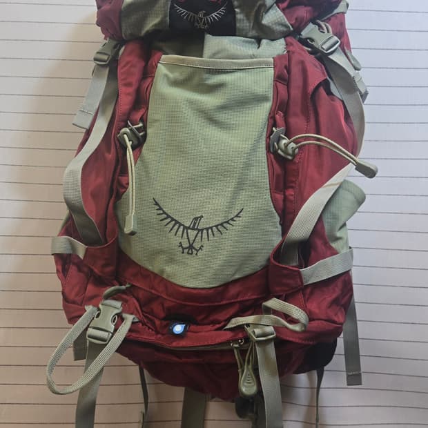 오스프리 등산 배낭 레드/그린