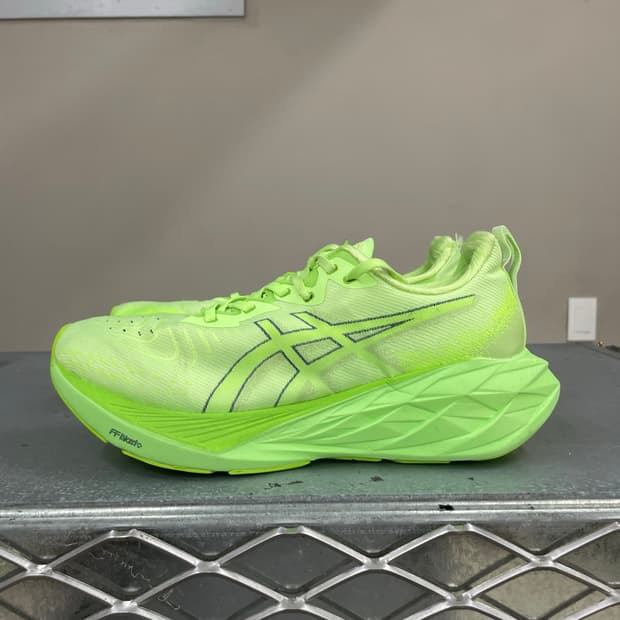 아식스 노바블라스트 4 270 (gr-5805)
