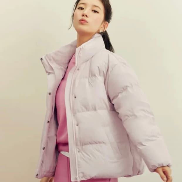 게스 오리털 하이넥숏푸퍼패딩 라이트핑크