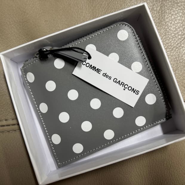 comme des garcons 도트 지퍼 월렛