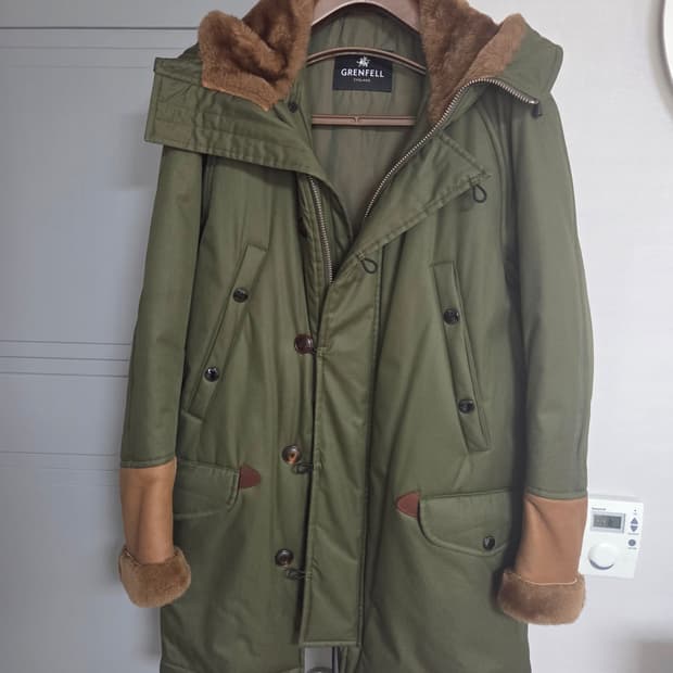 그렌펠 카키색 퍼 트리밍 후드 코트