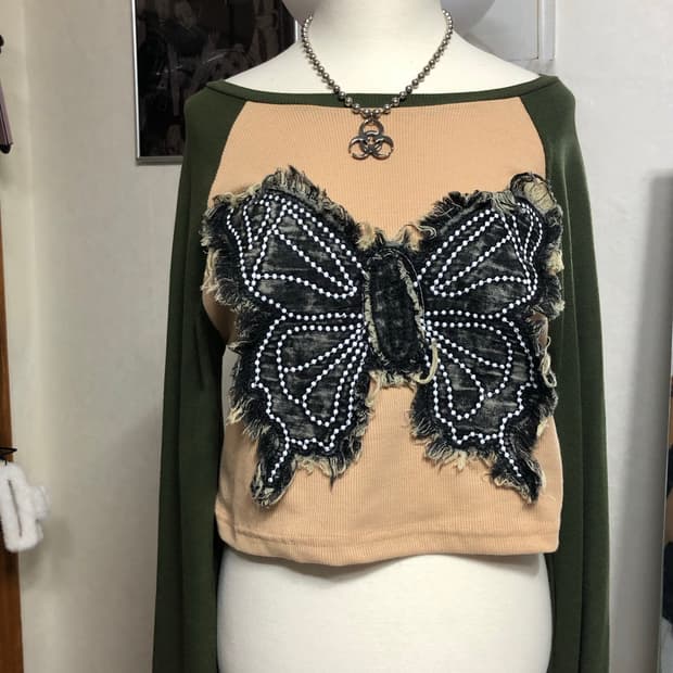 나비디테일 펑크 롱슬리브